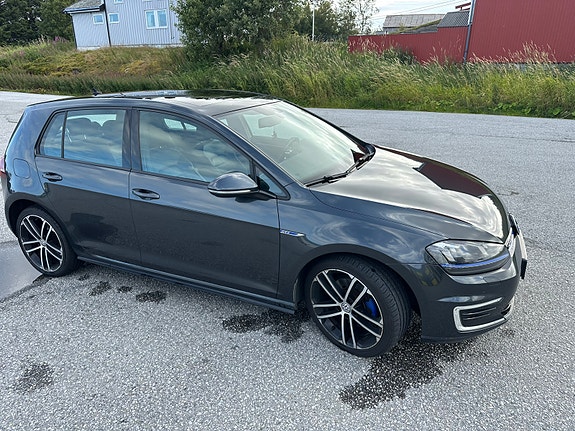 Volkswagen Golf VII 2 of 30