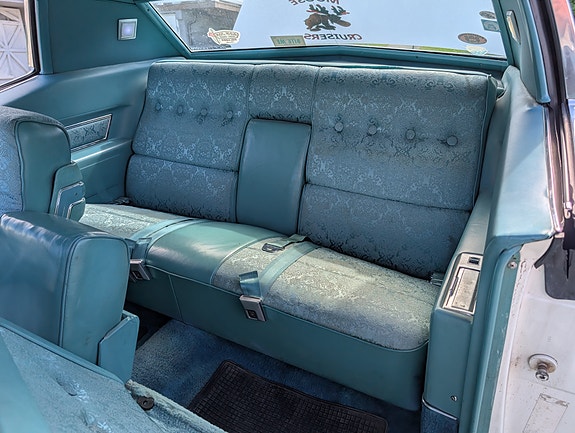 Cadillac Coupé DeVille 20 of 23