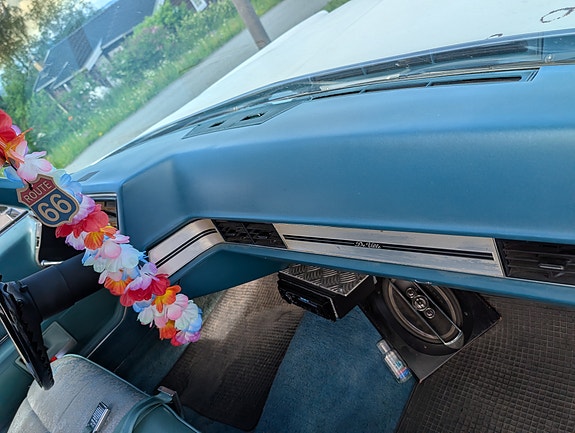 Cadillac Coupé DeVille 22 of 23