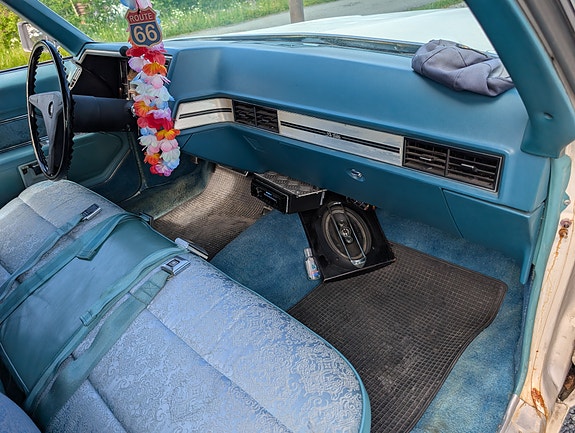 Cadillac Coupé DeVille 21 of 23