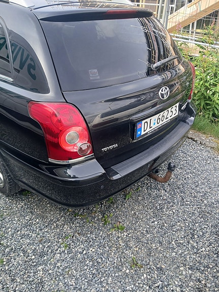 Toyota Avensis 4 of 5