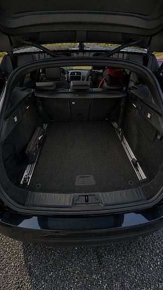 Jaguar F-PACE 13 of 18