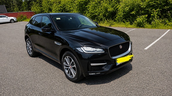 Jaguar F-PACE 4 of 18