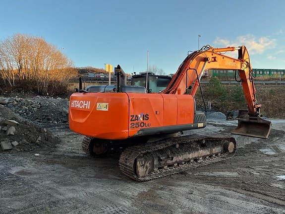 Hitachi ZX 250 LC-5B 3 of 21