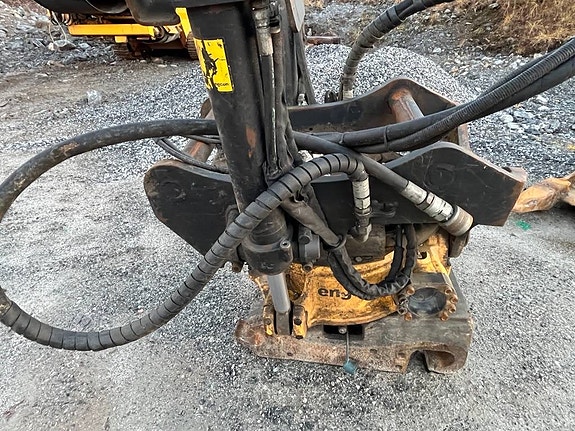 Hitachi ZX 250 LC-5B 16 of 21