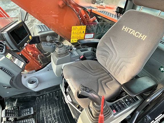 Hitachi ZX 250 LC-5B 21 of 21