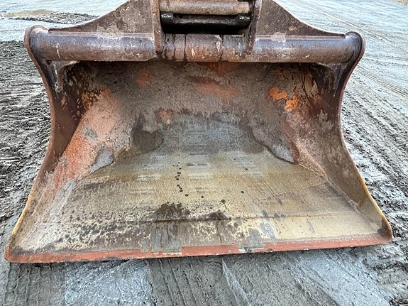 Hitachi ZX 250 LC-5B 9 of 21