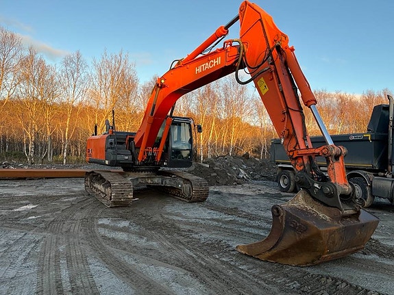 Hitachi ZX 250 LC-5B 4 of 21