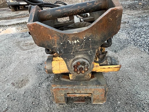 Hitachi ZX 250 LC-5B 15 of 21
