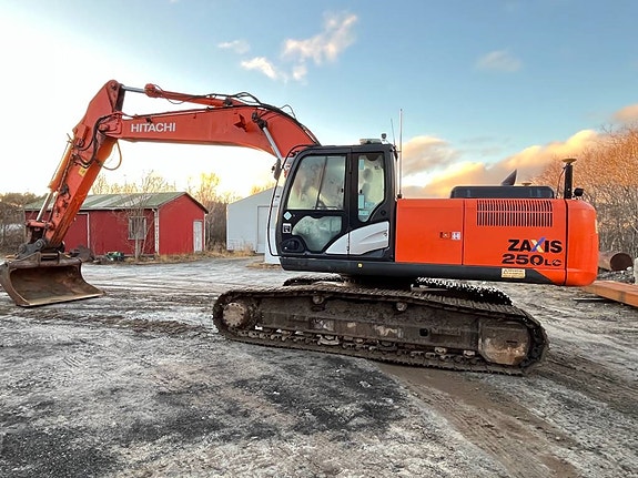 Hitachi ZX 250 LC-5B 5 of 21