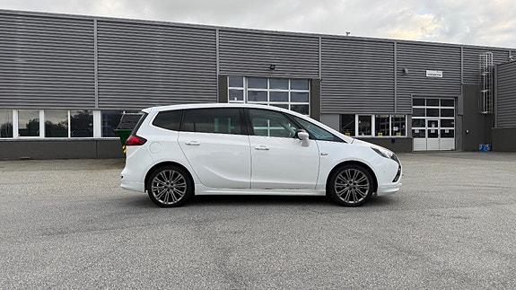 Opel Zafira Tourer 4 of 5
