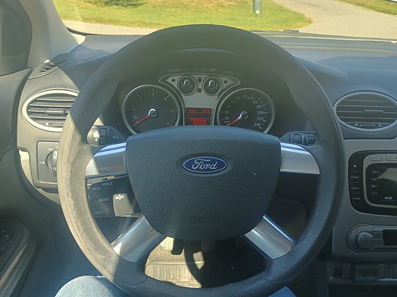 Ford Focus 18 of 30