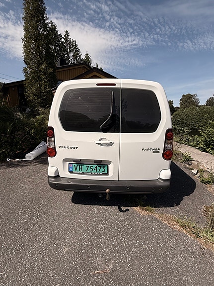 Peugeot Partner 2 of 5