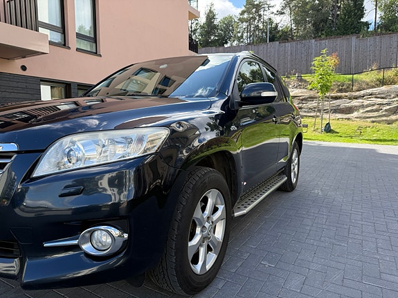 Toyota RAV4 21 of 30