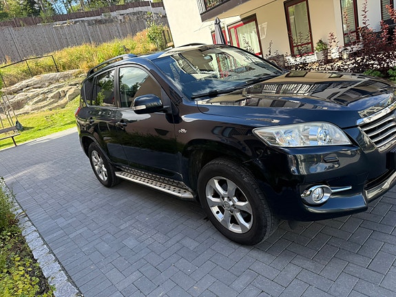 Toyota RAV4 17 of 30