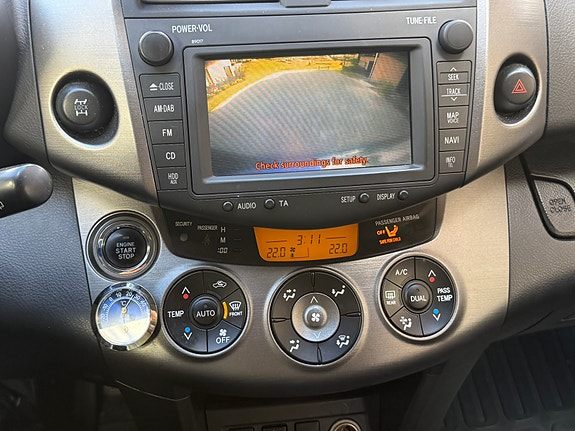 Toyota RAV4 28 of 30