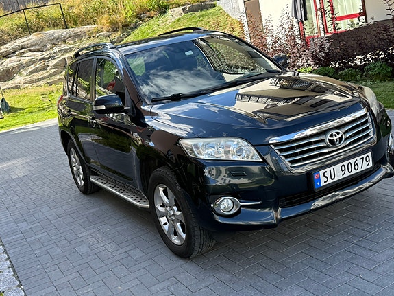 Toyota RAV4 3 of 30