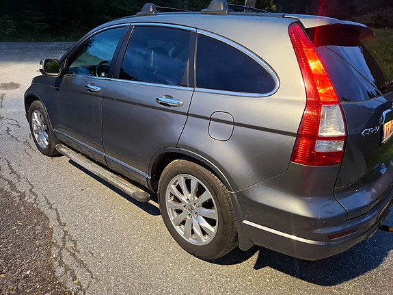 Honda CR-V 3 of 9