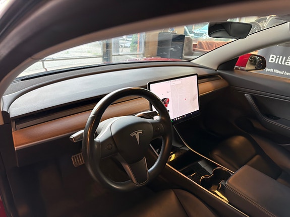 Tesla Model 3 9 of 17