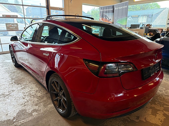 Tesla Model 3 5 of 17