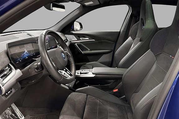 BMW iX2 10 of 22