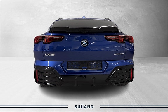 BMW iX2 5 of 22