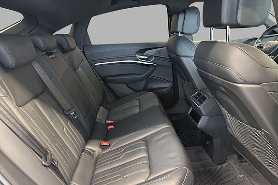 Audi e-tron Sportback 16 of 25