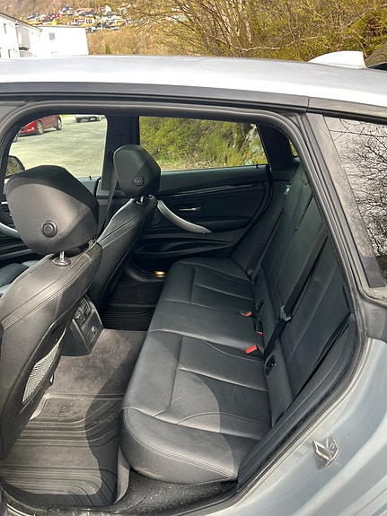 BMW 320d 16 of 17