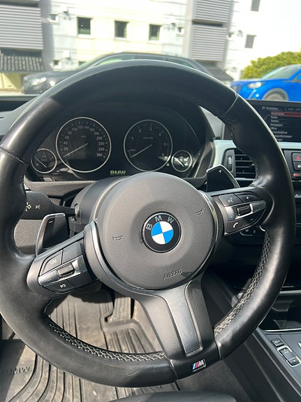 BMW 320d 13 of 17