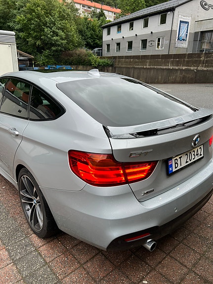 BMW 320d 6 of 17