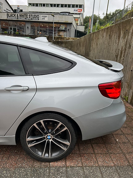 BMW 320d 5 of 17