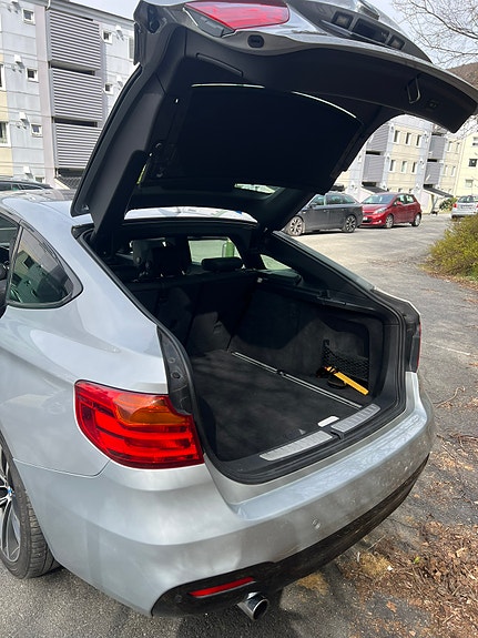 BMW 320d 7 of 17