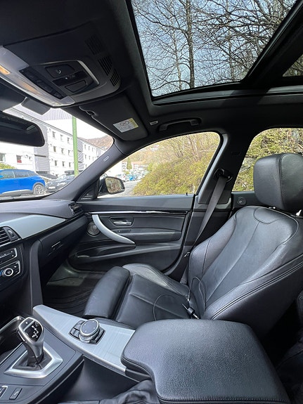 BMW 320d 12 of 17