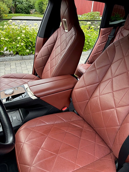 BMW iX 22 of 27
