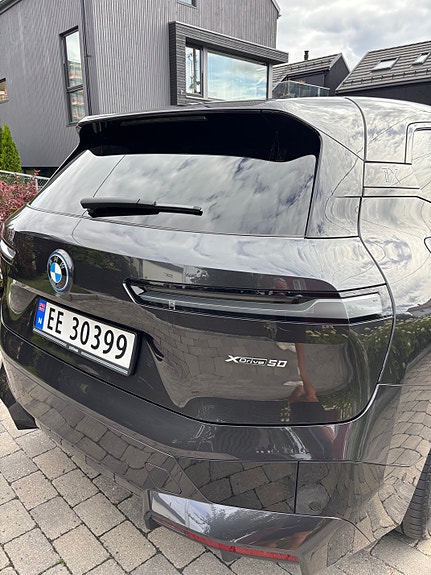 BMW iX 11 of 27