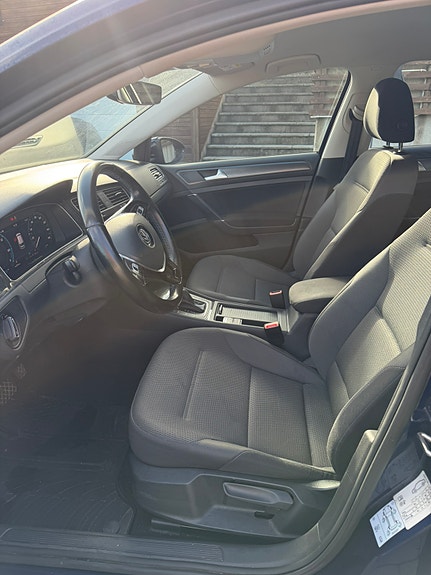 Volkswagen e-Golf VII 25 of 30