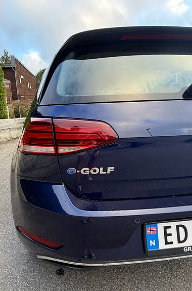 Volkswagen e-Golf VII 11 of 30