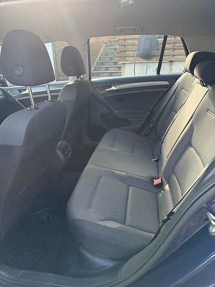 Volkswagen e-Golf VII 28 of 30