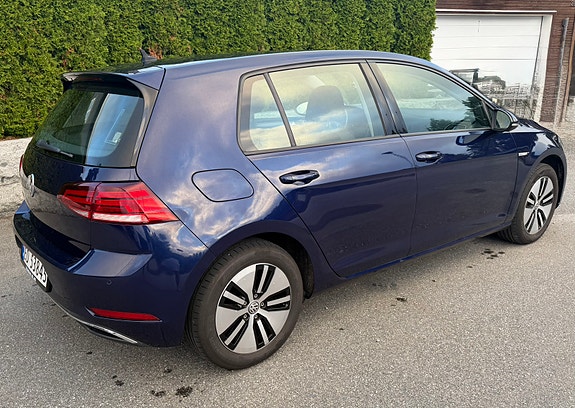 Volkswagen e-Golf VII 7 of 30