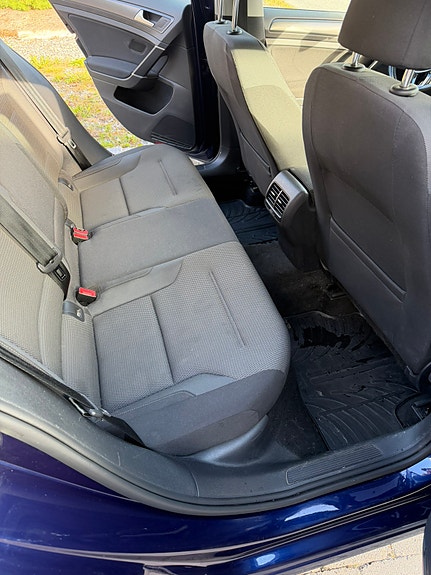 Volkswagen e-Golf VII 29 of 30