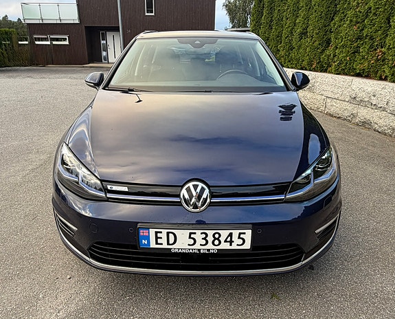 Volkswagen e-Golf VII 3 of 30