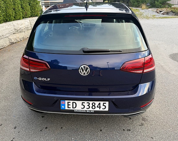 Volkswagen e-Golf VII 9 of 30