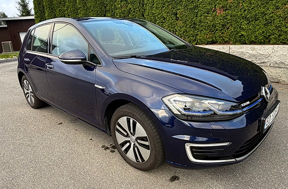 Volkswagen e-Golf VII 4 of 30
