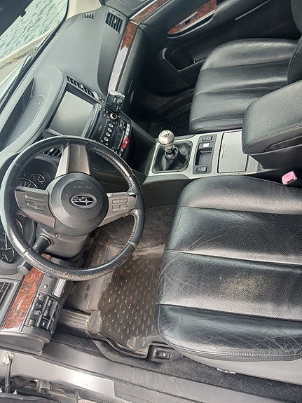 Subaru Legacy Outback 10 of 14