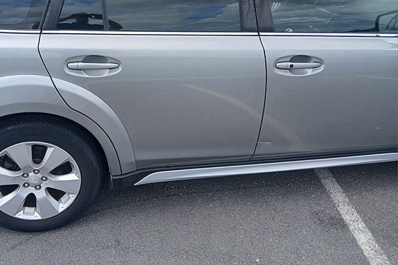 Subaru Legacy Outback 5 of 14