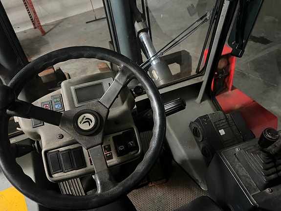 Kalmar DCE10-8 2 of 4