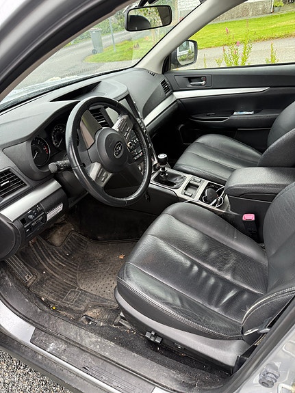 Subaru Outback 4 of 5