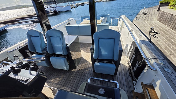 Fjord 40 Open | IPS | Joystick | Eber | 2 x Raymarine | Anker foran og bak 19 of 25