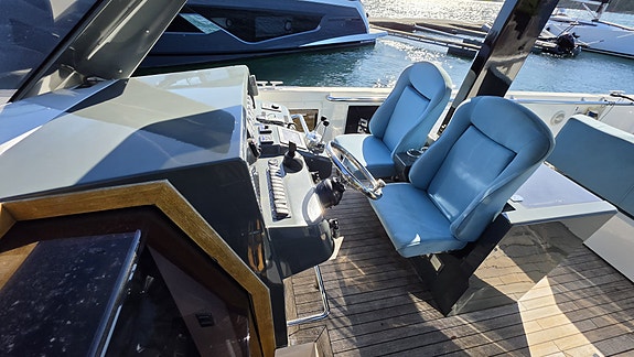 Fjord 40 Open | IPS | Joystick | Eber | 2 x Raymarine | Anker foran og bak 18 of 25