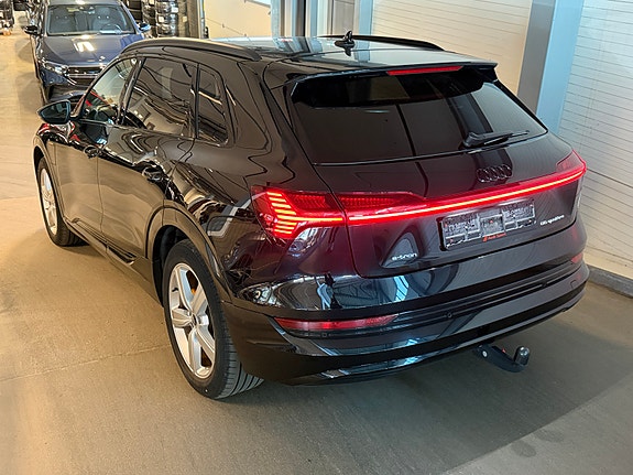 Audi e-tron 5 of 5